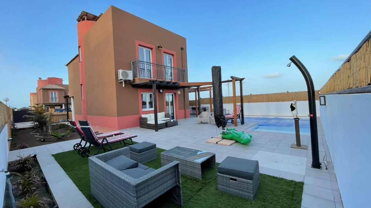 Villa Marie Agradable Y Tranquila Maison Con Piscina Corralejo Exteriör bild